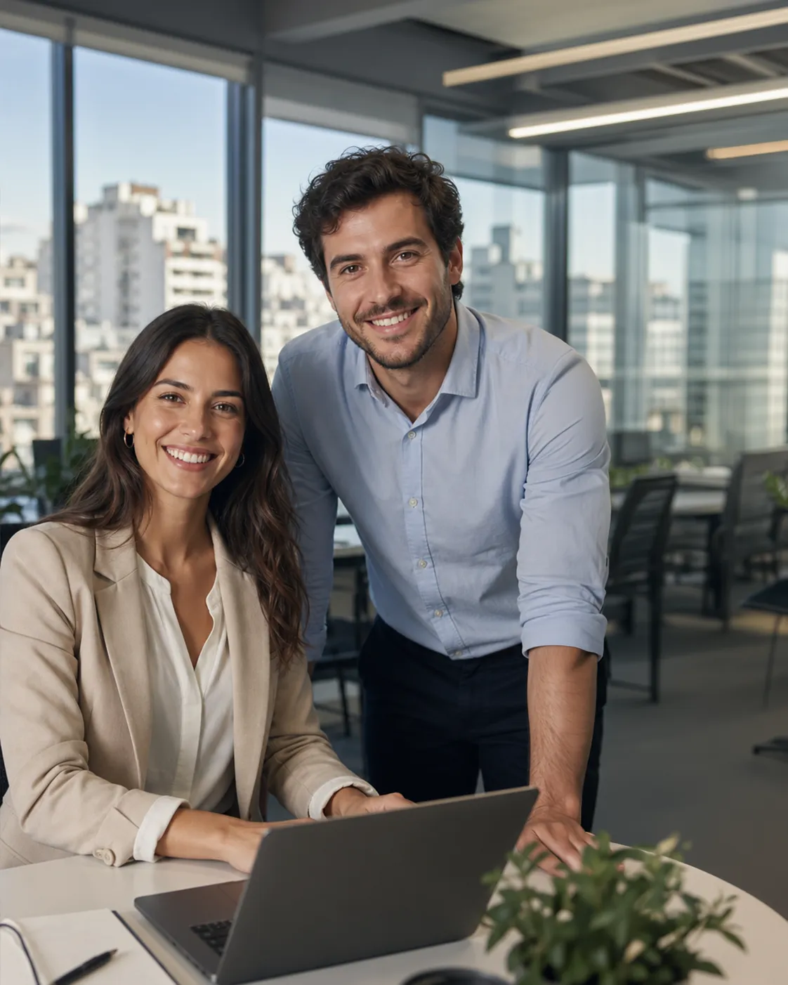 Partners trabajando juntos en una tienda online